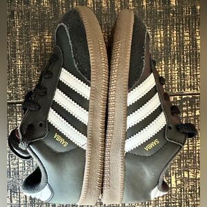 Adidas Originals Samba Classic Indoor Soccer Shoes